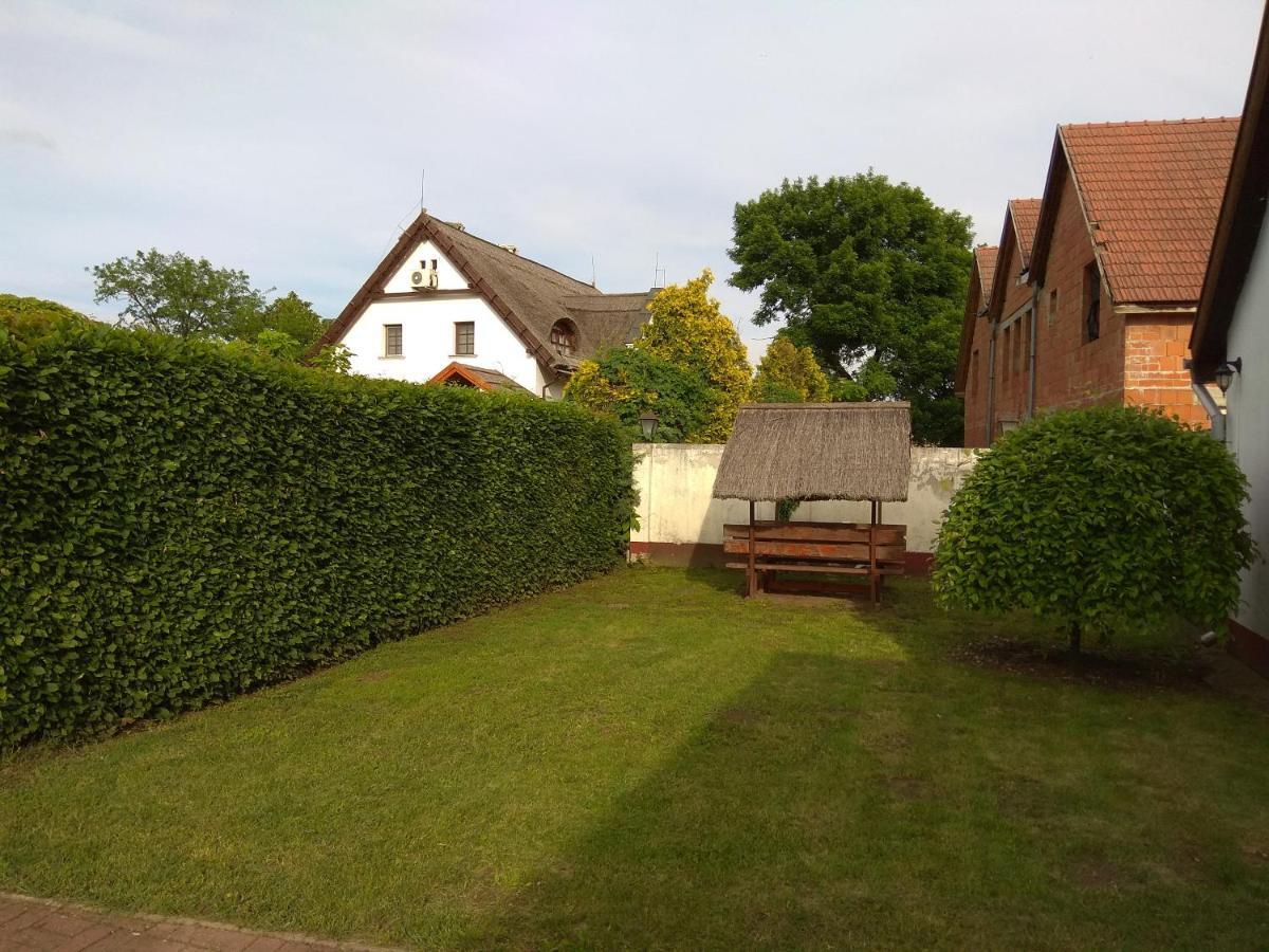 Nadas Pihenopark Tiszafüred Exteriör bild